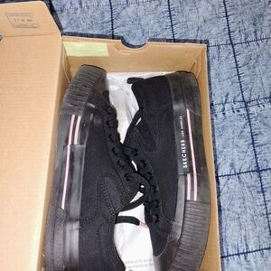 Skechers Black and Pink Sneakers